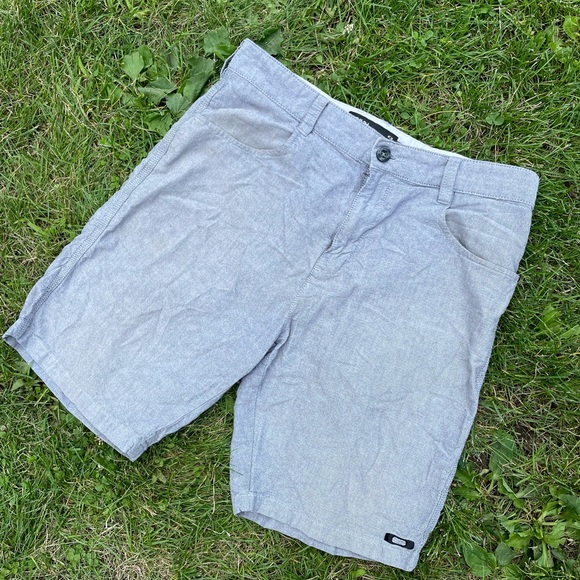 Vintage Oakley Short Sport Fit Rare Model Grey 34 - Picture 3 of 4